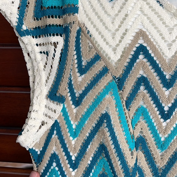 Crocheted chevron pattern midi dress - Picture 2 of 3